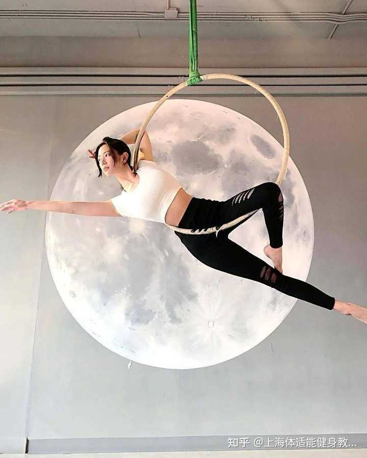 动漫里胸大又好看的女_大胸健身女_胸大健身美女写真