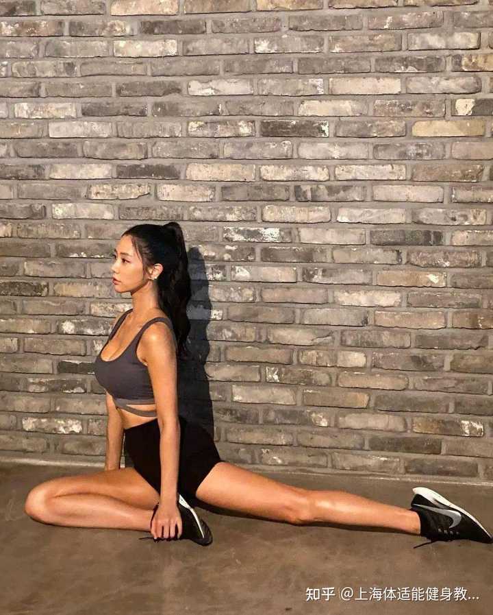 大胸健身女_动漫里胸大又好看的女_胸大健身美女写真