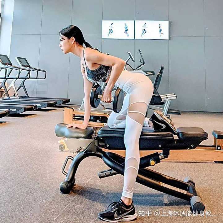 胸大健身美女写真_动漫里胸大又好看的女_大胸健身女